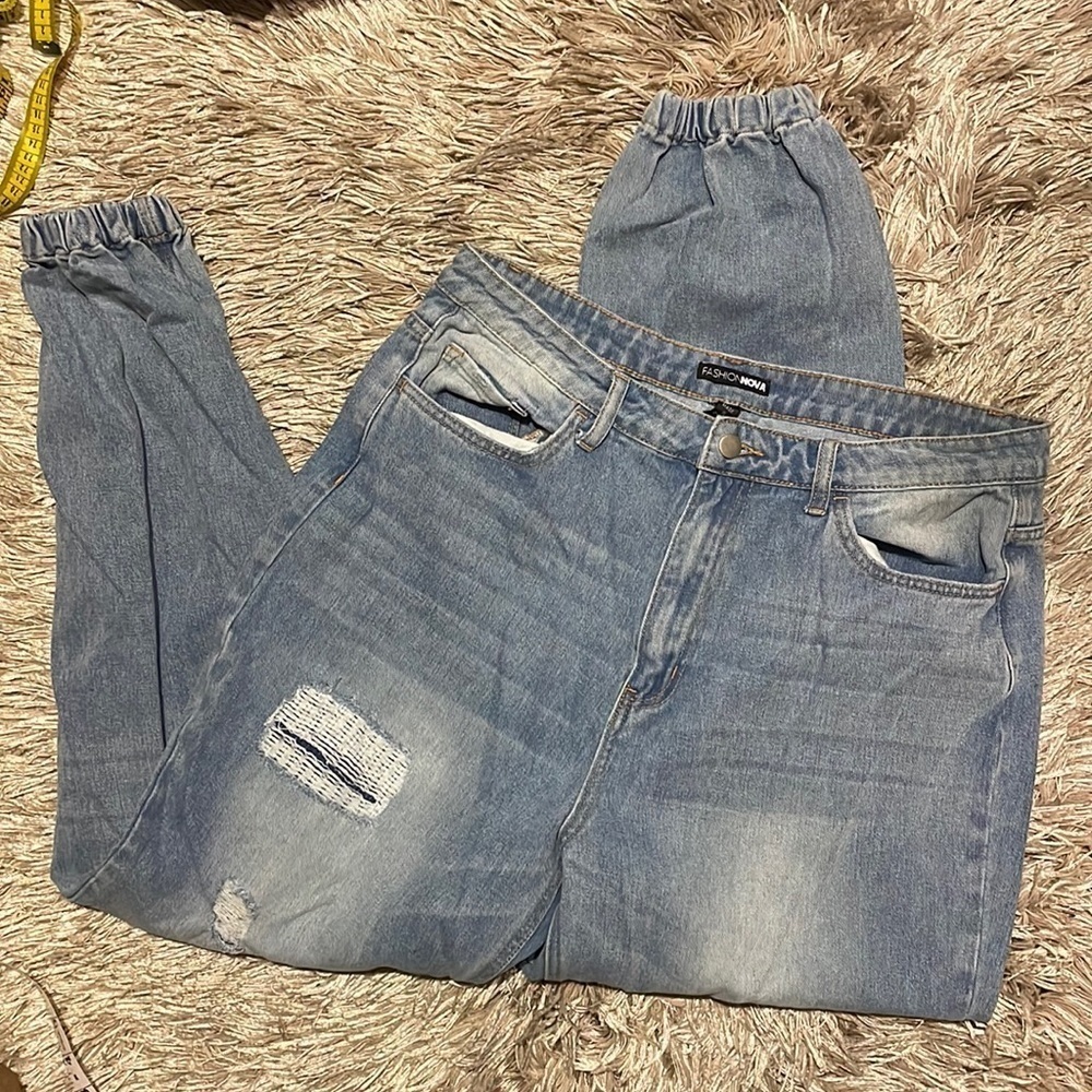 Fashion Nova Cargo Jeans‎